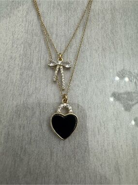 NWOT  Piper K Set of 2 Bow and Black Heart Layering Necklaces